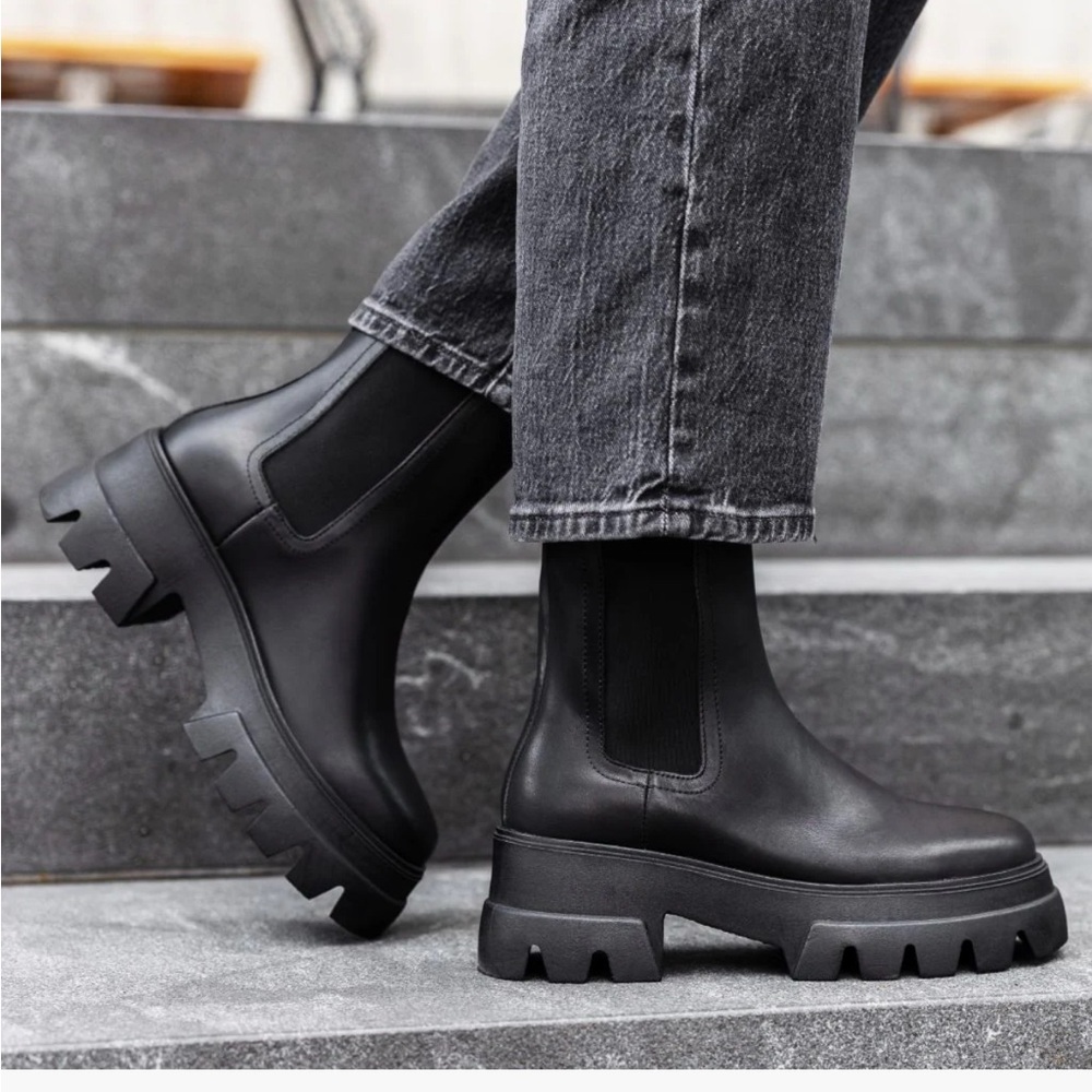Thursday Reign Platform Boots